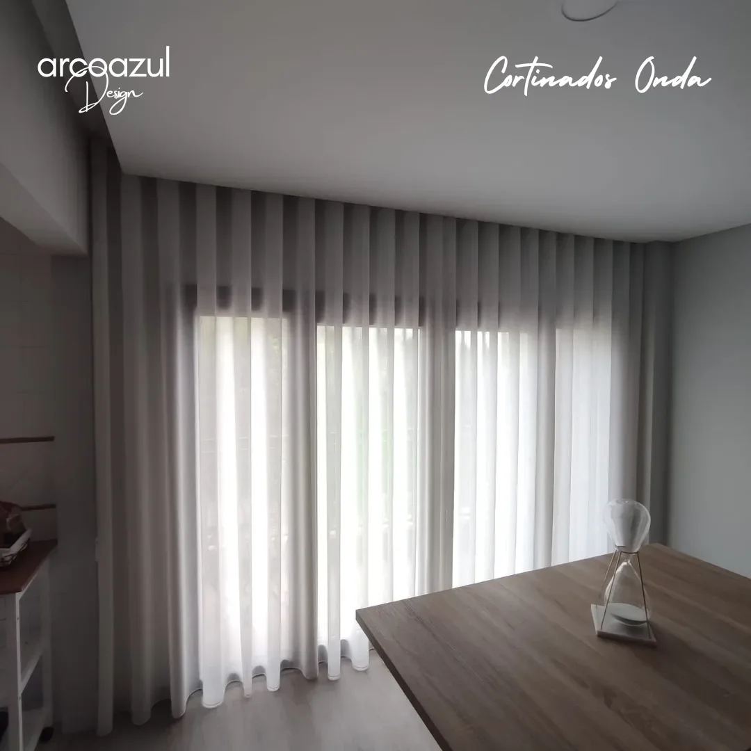 Cortinados onda feitos à medida em casa de clientes Arcoazul